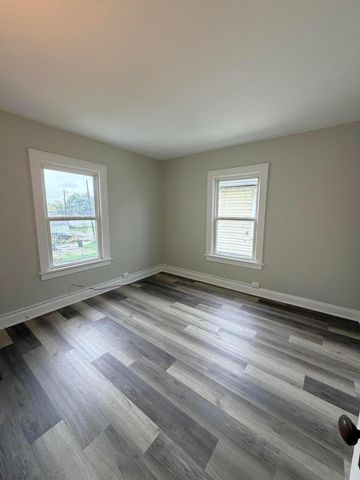 2533 Sullivant Avenue, Columbus, OH 43204