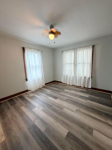 2533 Sullivant Avenue, Columbus, OH 43204
