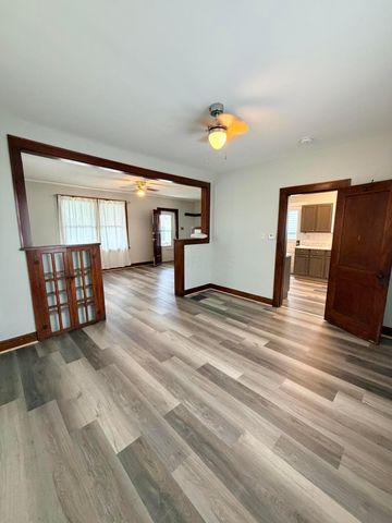 2533 Sullivant Avenue, Columbus, OH 43204