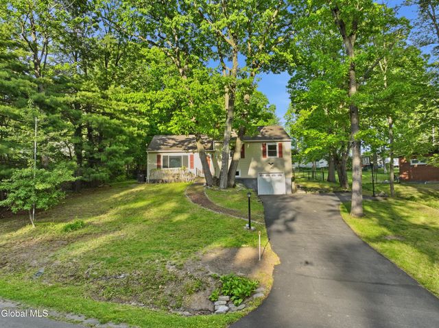 9 W Skyview Drive, Cohoes, NY 12047