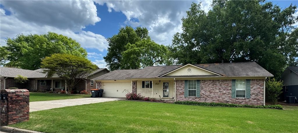 1113 Ashwood Drive, Russellville, AR 72801