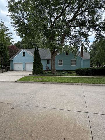 600 SW 5th Avenue, Independence, IA 50644