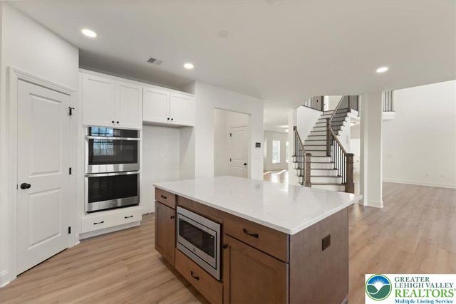 25 Lillian Court 10, Williams Twp, PA 18042