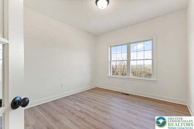 25 Lillian Court 10, Williams Twp, PA 18042