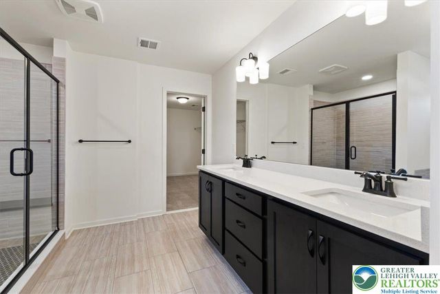 25 Lillian Court 10, Williams Twp, PA 18042