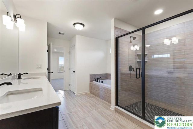 25 Lillian Court 10, Williams Twp, PA 18042