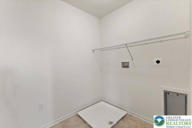 25 Lillian Court 10, Williams Twp, PA 18042