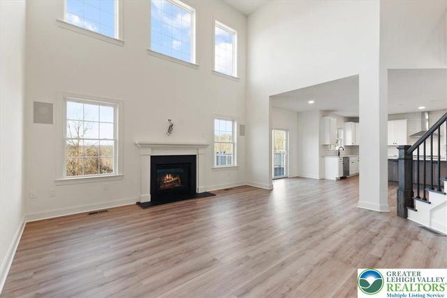 25 Lillian Court 10, Williams Twp, PA 18042