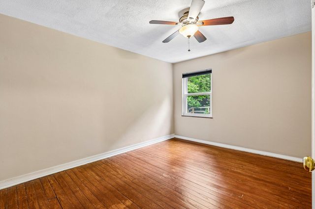 1422 Amsterdam Road, Park Hills, KY 41011