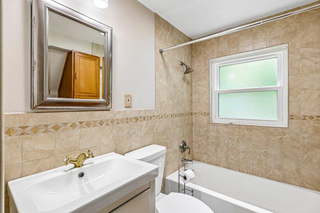 1422 Amsterdam Road, Park Hills, KY 41011