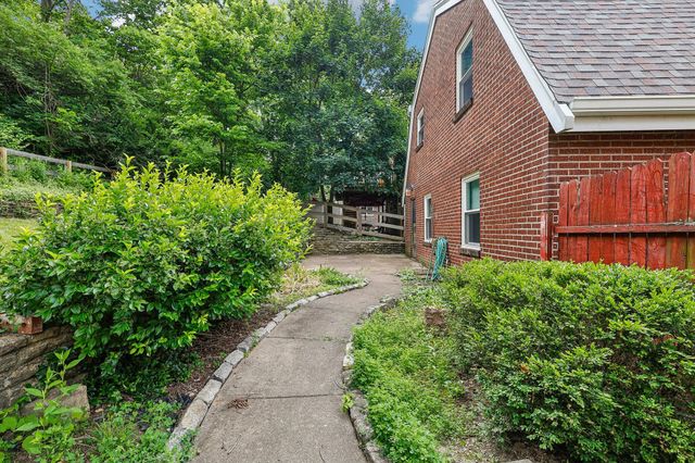 1422 Amsterdam Road, Park Hills, KY 41011