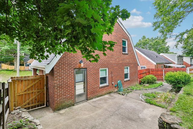 1422 Amsterdam Road, Park Hills, KY 41011