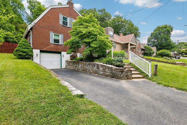 1422 Amsterdam Road, Park Hills, KY 41011