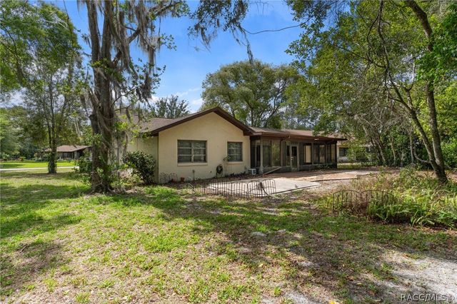 10 Sycamore Circle, Homosassa, FL 34446