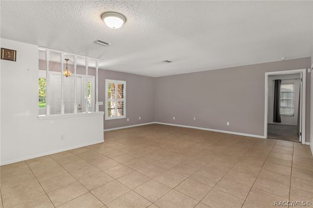 10 Sycamore Circle, Homosassa, FL 34446