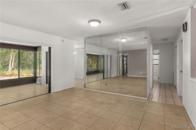 10 Sycamore Circle, Homosassa, FL 34446