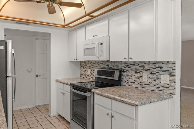 10 Sycamore Circle, Homosassa, FL 34446