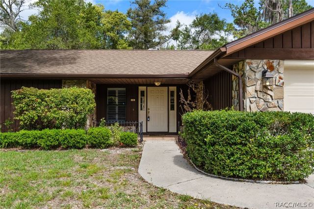 10 Sycamore Circle, Homosassa, FL 34446