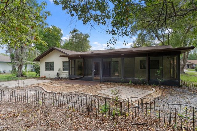 10 Sycamore Circle, Homosassa, FL 34446