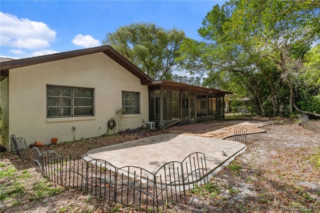 10 Sycamore Circle, Homosassa, FL 34446