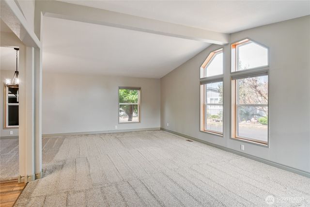 63 Heritage Boulevard, Longview, WA 98632