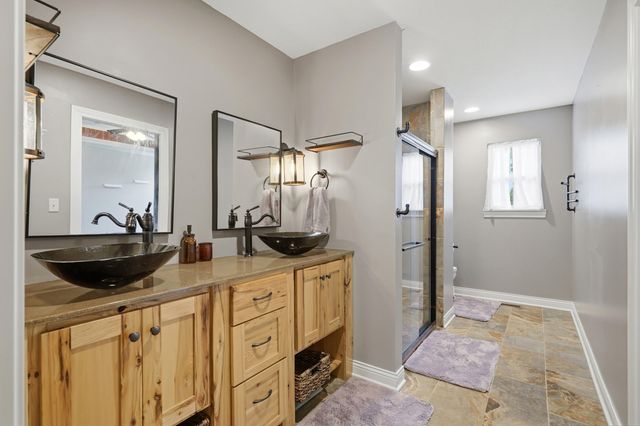 5580 KINGFISHER DR, Ashland, MO 65010