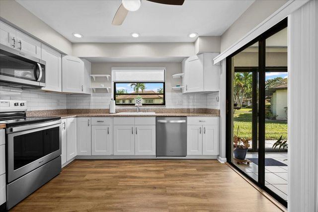 4850 Hawkwood Place B, Boynton Beach, FL 33436