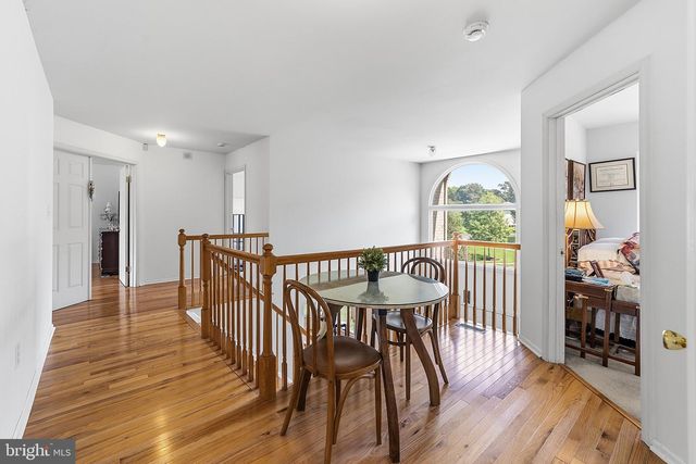 1 LAUNCELOT DR, Monroe Twp, NJ 08831
