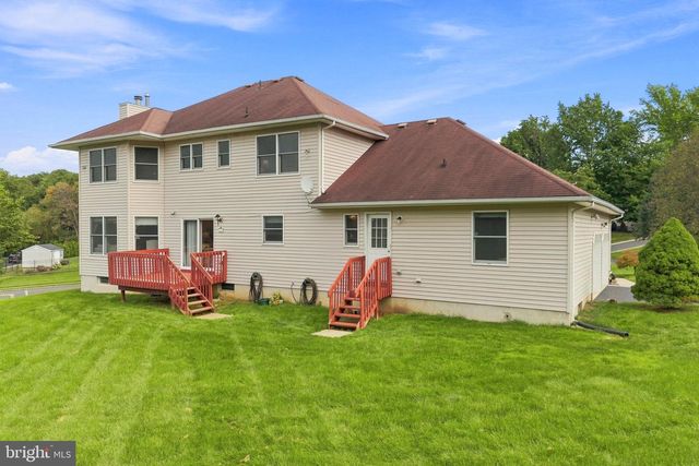 1 LAUNCELOT DR, Monroe Twp, NJ 08831
