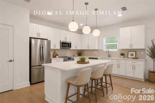 6210 Linda Vista Lane, Charlotte, NC 28216