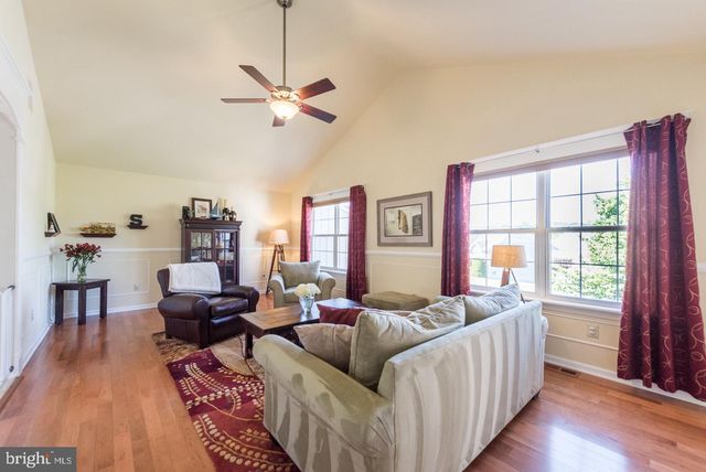 19 PATRIOT CT, Upper Chichester, PA 19061