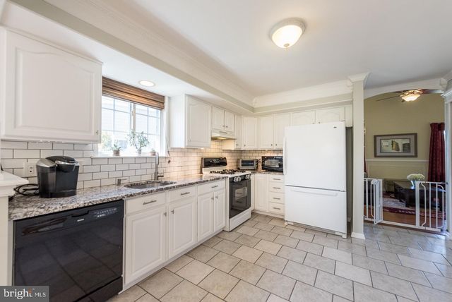 19 PATRIOT CT, Upper Chichester, PA 19061