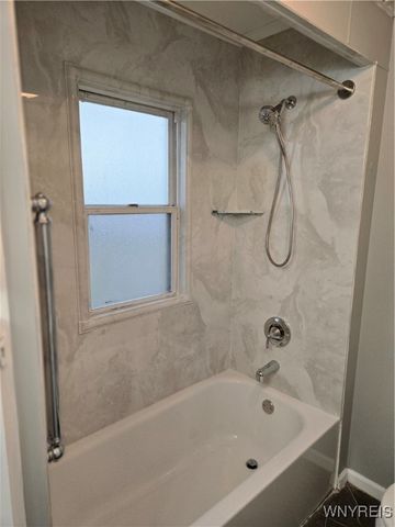 12 Maldiner Avenue, Tonawanda, NY 14150