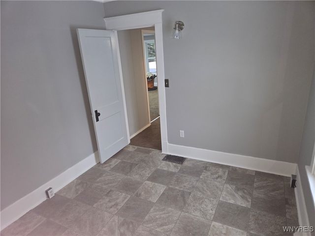 12 Maldiner Avenue, Tonawanda, NY 14150