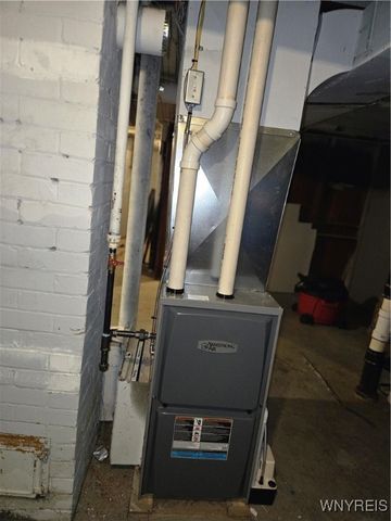 12 Maldiner Avenue, Tonawanda, NY 14150