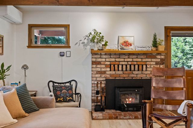 28335 Georges Dr, Strawberry, CA 95375