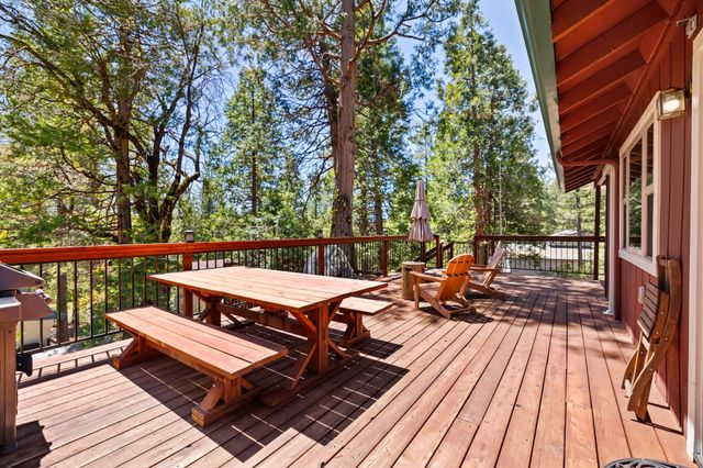 28335 Georges Dr, Strawberry, CA 95375