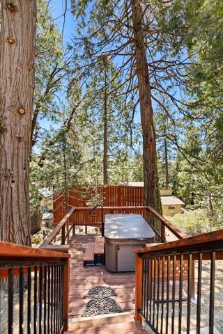 28335 Georges Dr, Strawberry, CA 95375