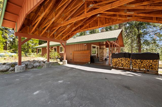 28335 Georges Dr, Strawberry, CA 95375