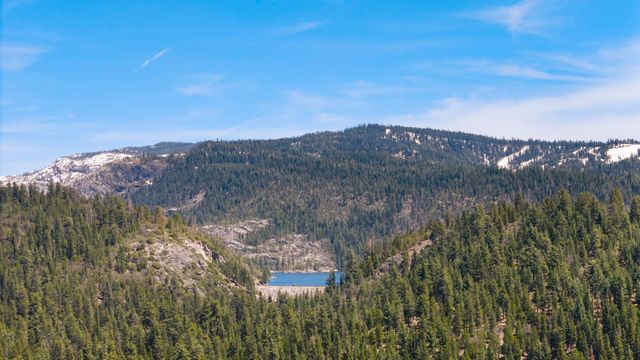 28335 Georges Dr, Strawberry, CA 95375