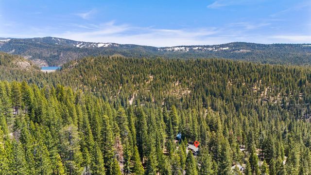 28335 Georges Dr, Strawberry, CA 95375