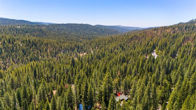 28335 Georges Dr, Strawberry, CA 95375