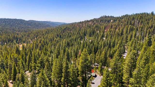 28335 Georges Dr, Strawberry, CA 95375