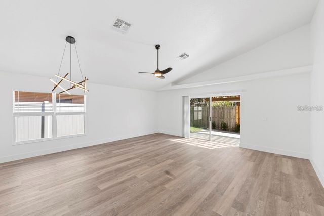 1060 JAYBEE AVENUE, Davenport, FL 33897