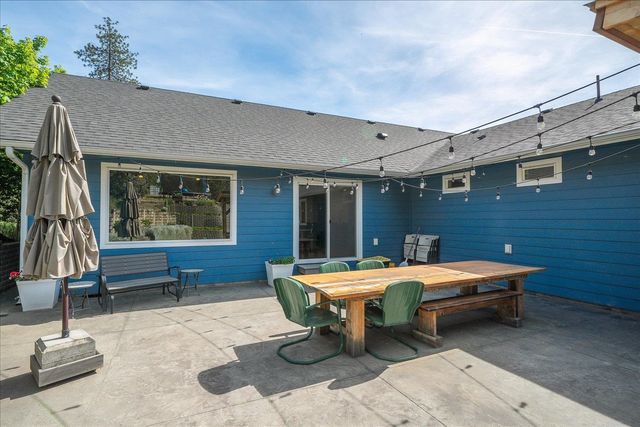 8417 E Upriver Dr, Spokane, WA 99212