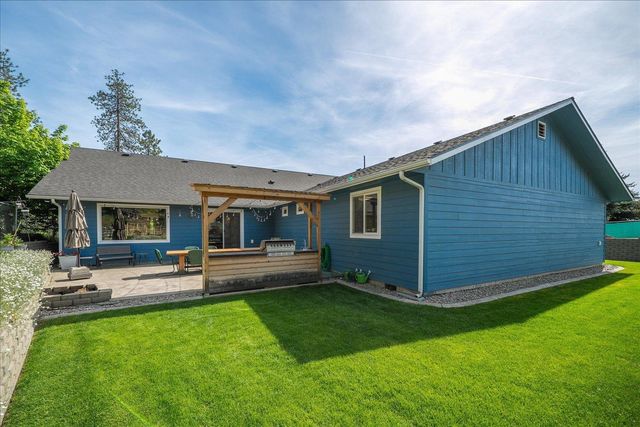 8417 E Upriver Dr, Spokane, WA 99212
