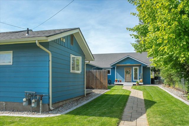 8417 E Upriver Dr, Spokane, WA 99212
