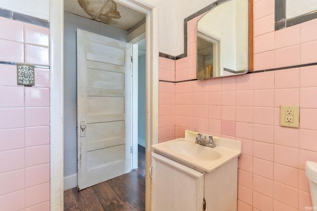 1201 E Iowa Street, Evansville, IN 47711