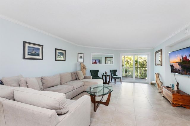 961 S Ocean Drive 302, Deerfield Beach, FL 33441