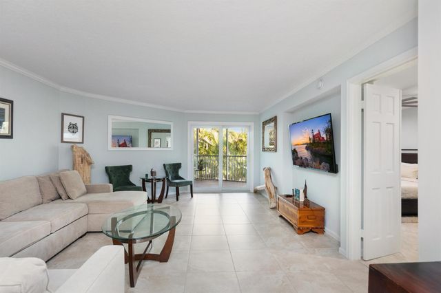 961 S Ocean Drive 302, Deerfield Beach, FL 33441